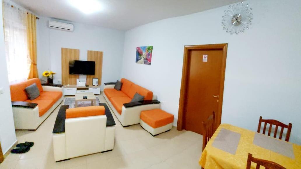 Skanderbeg Square Apartments Tiranë Ngoại thất bức ảnh